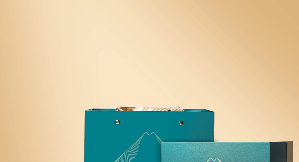 Blue White Harmony Crab Cup — further detail