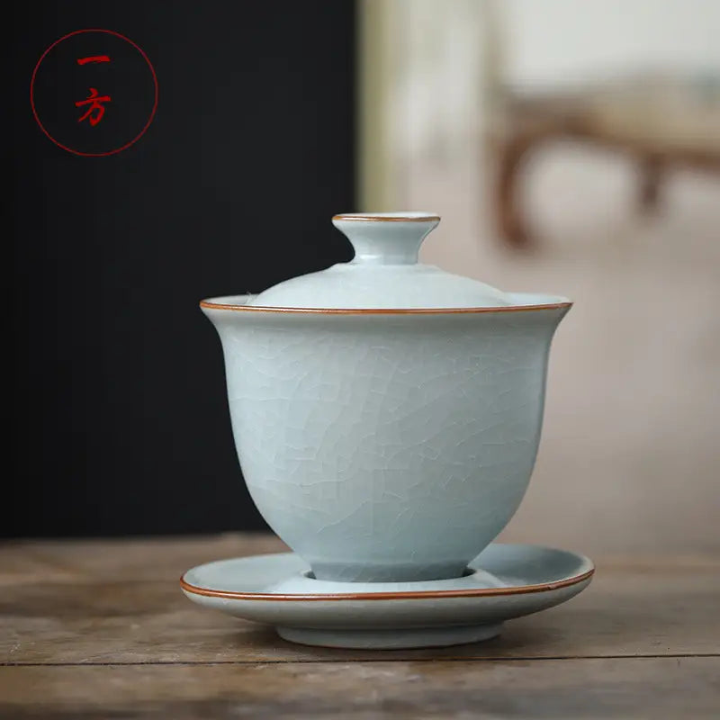 Light blue ceramic kiln gaiwan with crackle glaze for gongfu tea brewing