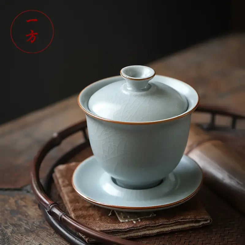 Light blue ceramic kiln gaiwan with crackle glaze for gongfu tea brewing