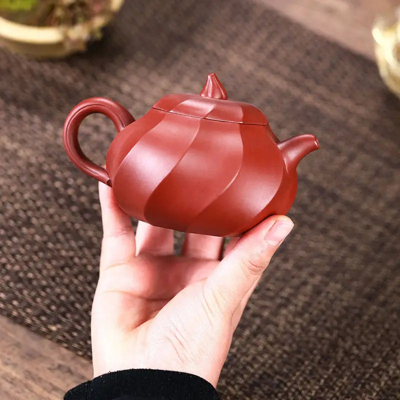Reddish-brown Yixing Zisha teapot Crimson Spiral for Gongfu Brewing