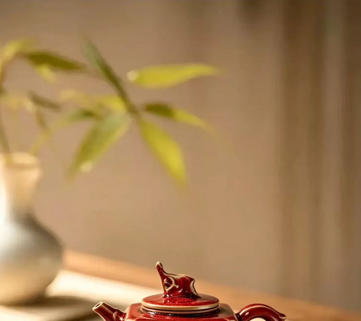 Crimson Square Jun Teapot — further detail