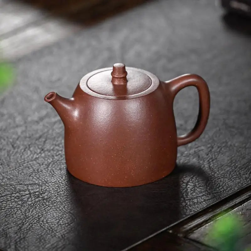 Brown ceramic Yixing Zisha teapot for Gongfu brewing from the Echo Peak collection