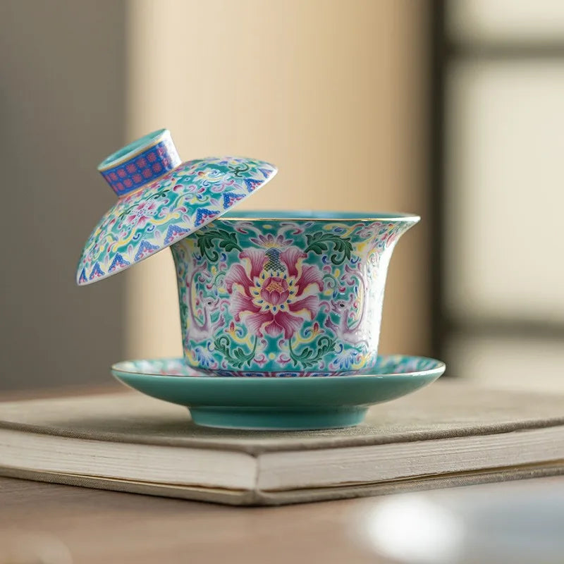 Falangcai-style floral gaiwan with turquoise interior – photo 1