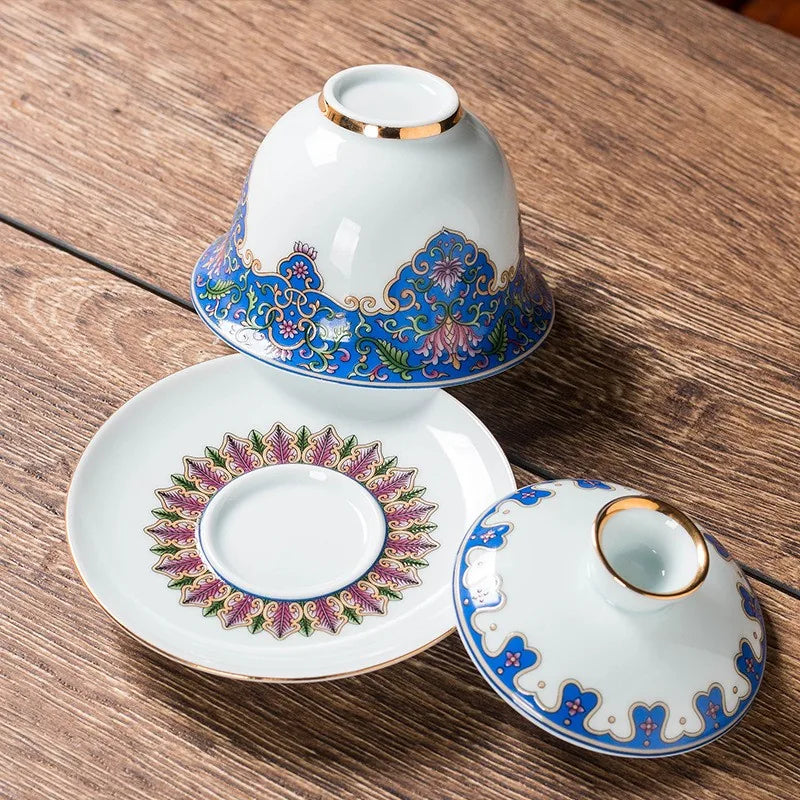 Falangcai-style gaiwan with blue floral band and gold rim – photo 4
