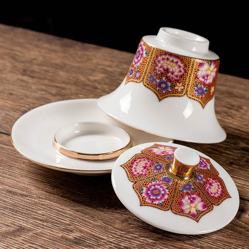 Falangcai-style porcelain gaiwan with gold knob and floral band – photo 2