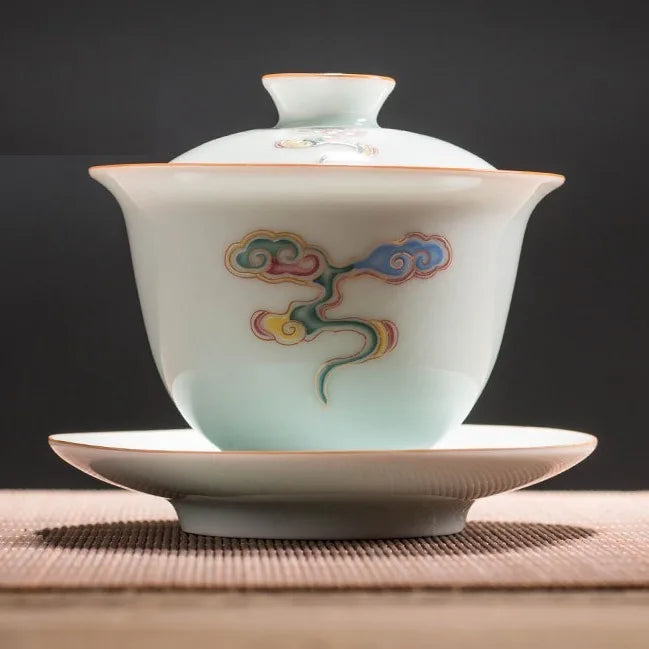 Famille Rose Sancai Gaiwan – Auspicious Clouds / 175 ml