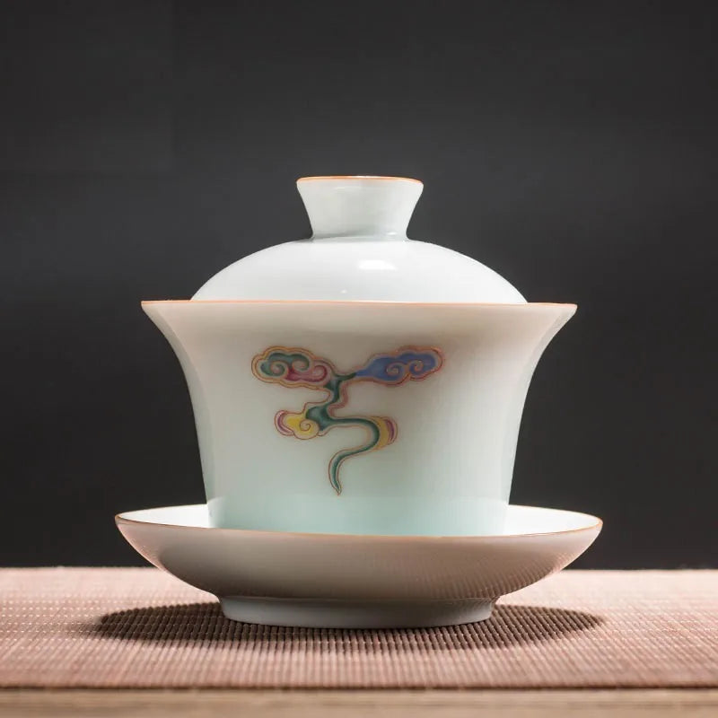 Famille Rose Sancai Gaiwan – Auspicious Clouds / 225 ml