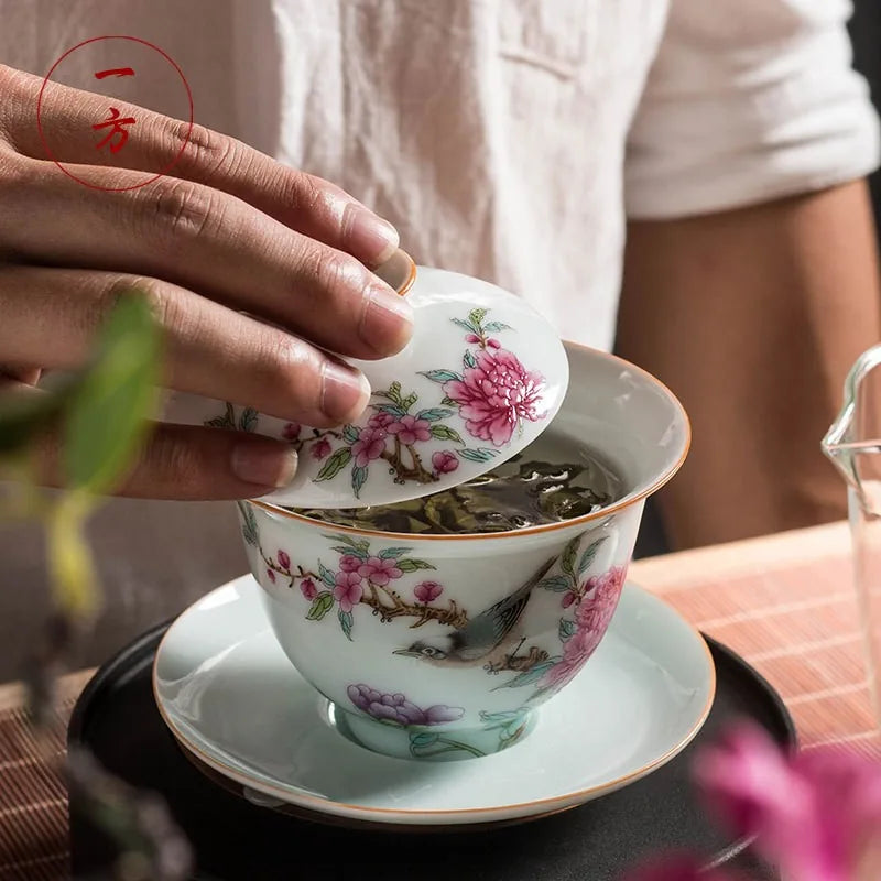 Famille rose porcelain gaiwan with lid and saucer, painted flowers – photo 1