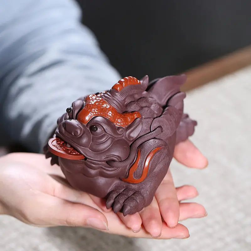 Purple clay money frog as a fortune guardian Pixiu tea pet for good luck