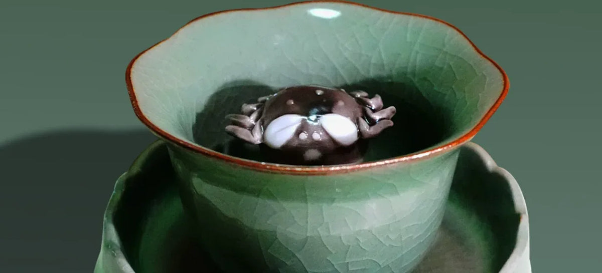 Ge Harmony Crab Cup — further detail