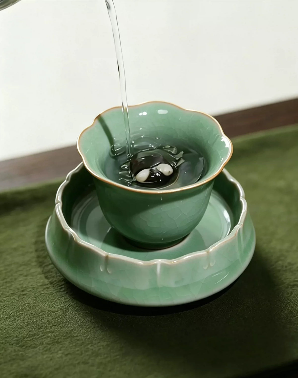 Ge Harmony Crab Cup — detail view