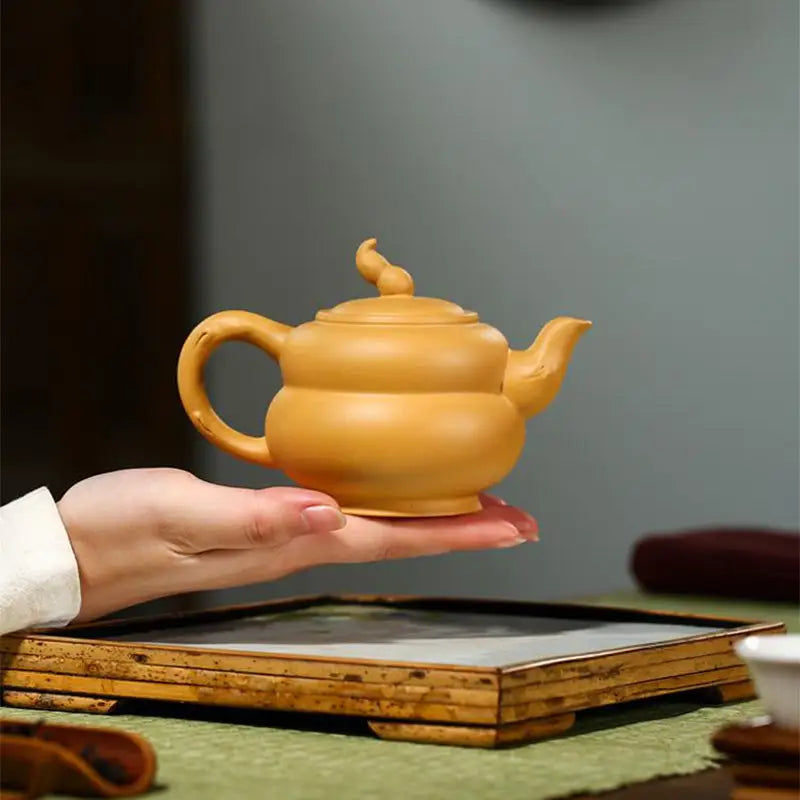 Yixing Zisha earthenware teapot with curved handle and spout for Gongfu tea, Duanni clay