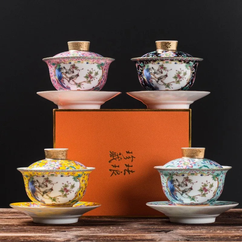 Falangcai-style gaiwan with mandarin ducks in golden yellow – photo 1