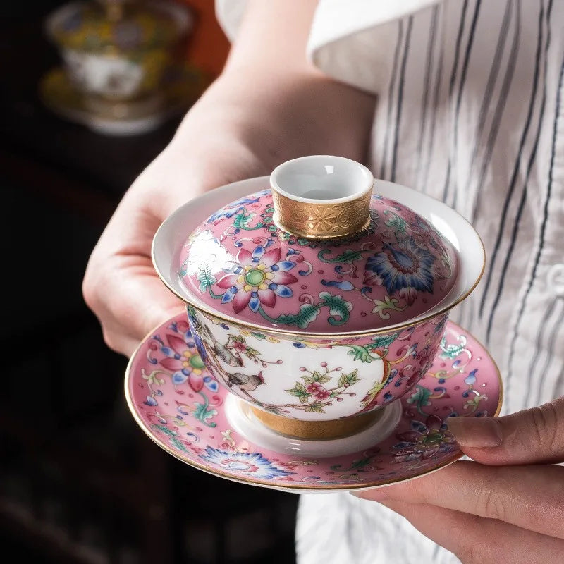 Falangcai-style gaiwan with mandarin ducks in golden yellow – photo 2