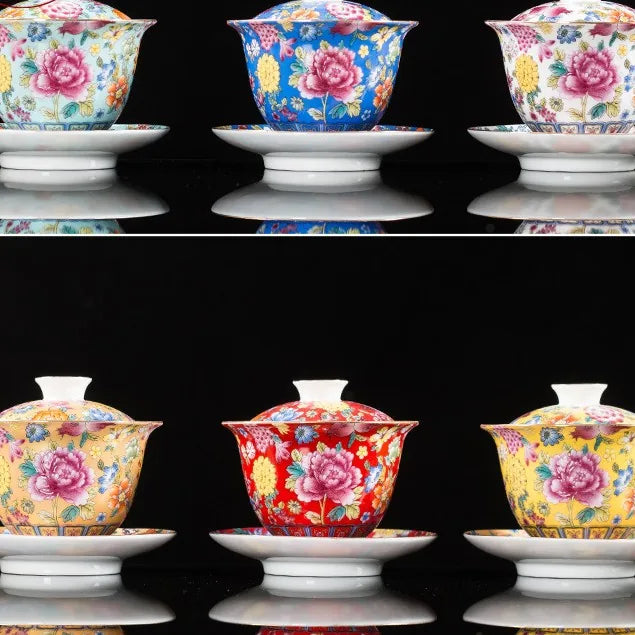 Peony falangcai-style gaiwan with gilding on golden yellow ground – photo 1