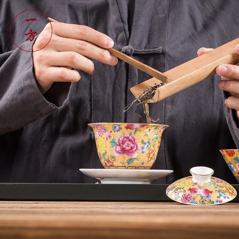Peony falangcai-style gaiwan with gilding on golden yellow ground – photo 3