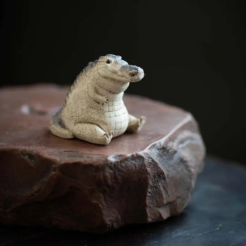 Cute Prosperous Alligator tea pet figurine from the alligator tea pet and tea pets guide