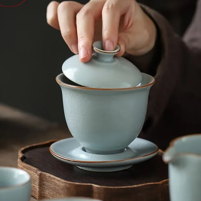 Sky-blue Ru glaze crackle gaiwan with lid and saucer – photo 2