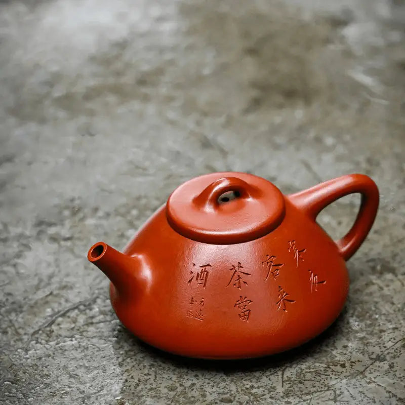 Reddish-brown Yixing teapot Scholar’s Flame in Zhuni clay for Gongfu tea brewing