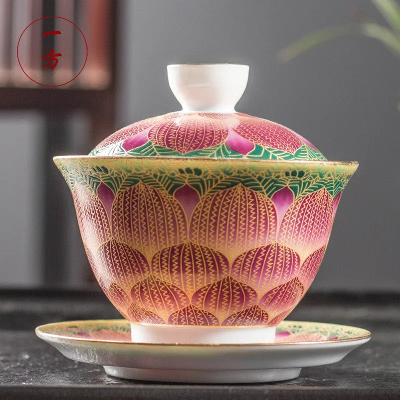 Sgraffito Famille Rose Gaiwan – Lotus Steps