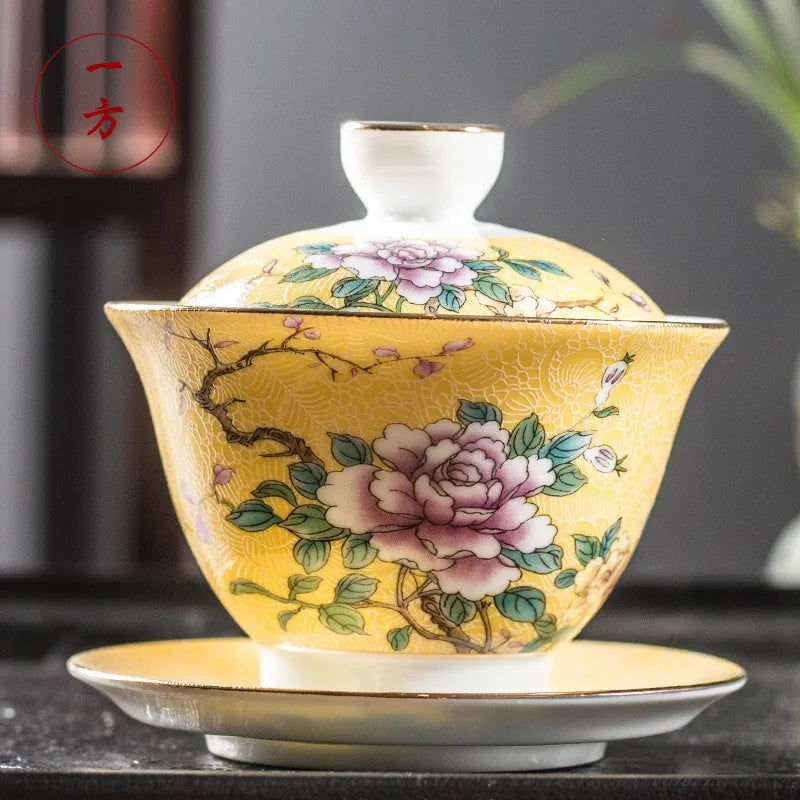 Sgraffito Famille Rose Gaiwan – Classic Peony / Golden Yellow