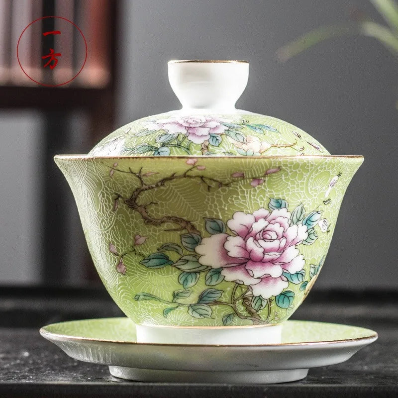 Sgraffito Famille Rose Gaiwan – Classic Peony / Pure Green
