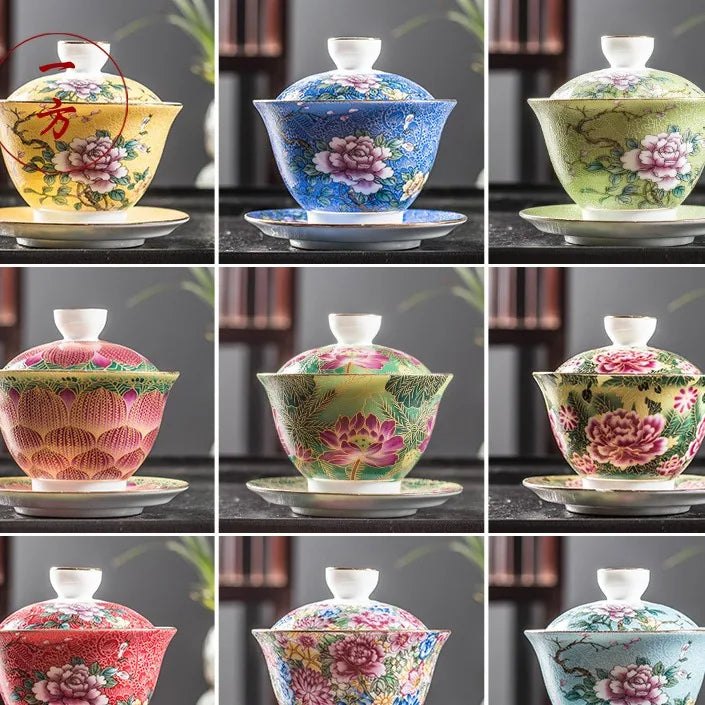 Famille rose sgraffito gaiwan with lotus and gilded rim – photo 1