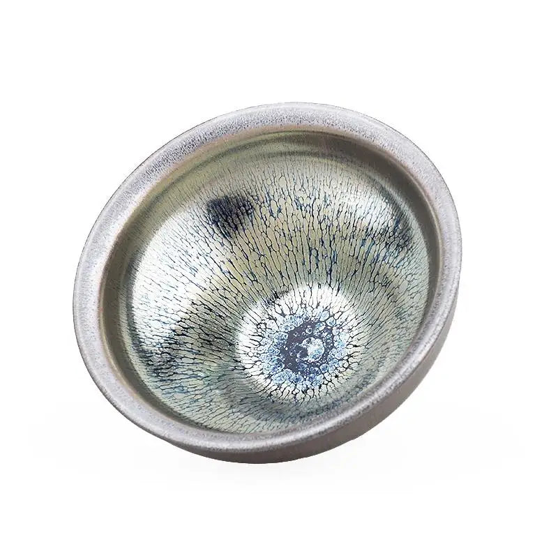 Shiny Jian Zhan glazed ceramic bowl with crackle pattern and reflective glaze