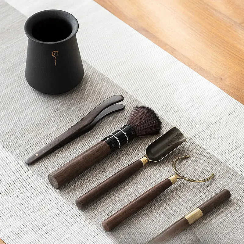 Tea ceremony tools from the Six Gentlemen Tea Set for Gongfu tea ceremony and tea leaves selection