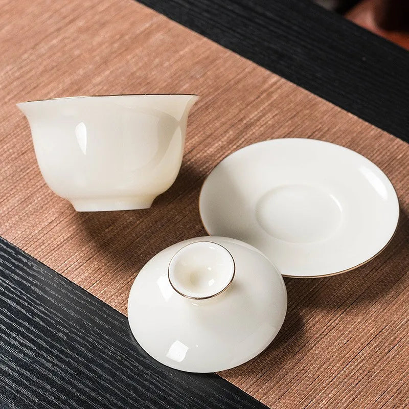 Plain sweet-white porcelain gaiwan with lid and saucer – photo 4