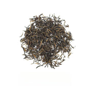 Pile of dried Jin Jun Mei black tea leaves for Tongmu Jin Jun Mei 2025 Golden Eyebrow Black Tea