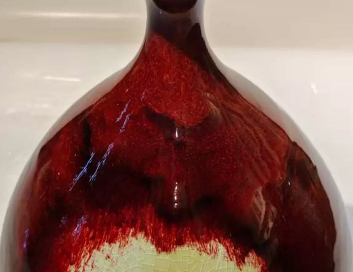 Yujing Pear Form Jun Vase — glaze close-up