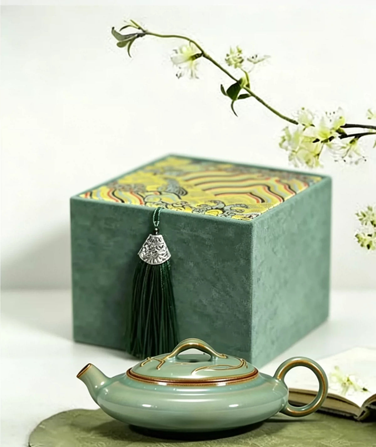 Zhijie Low Profile Teapot — alternate angle